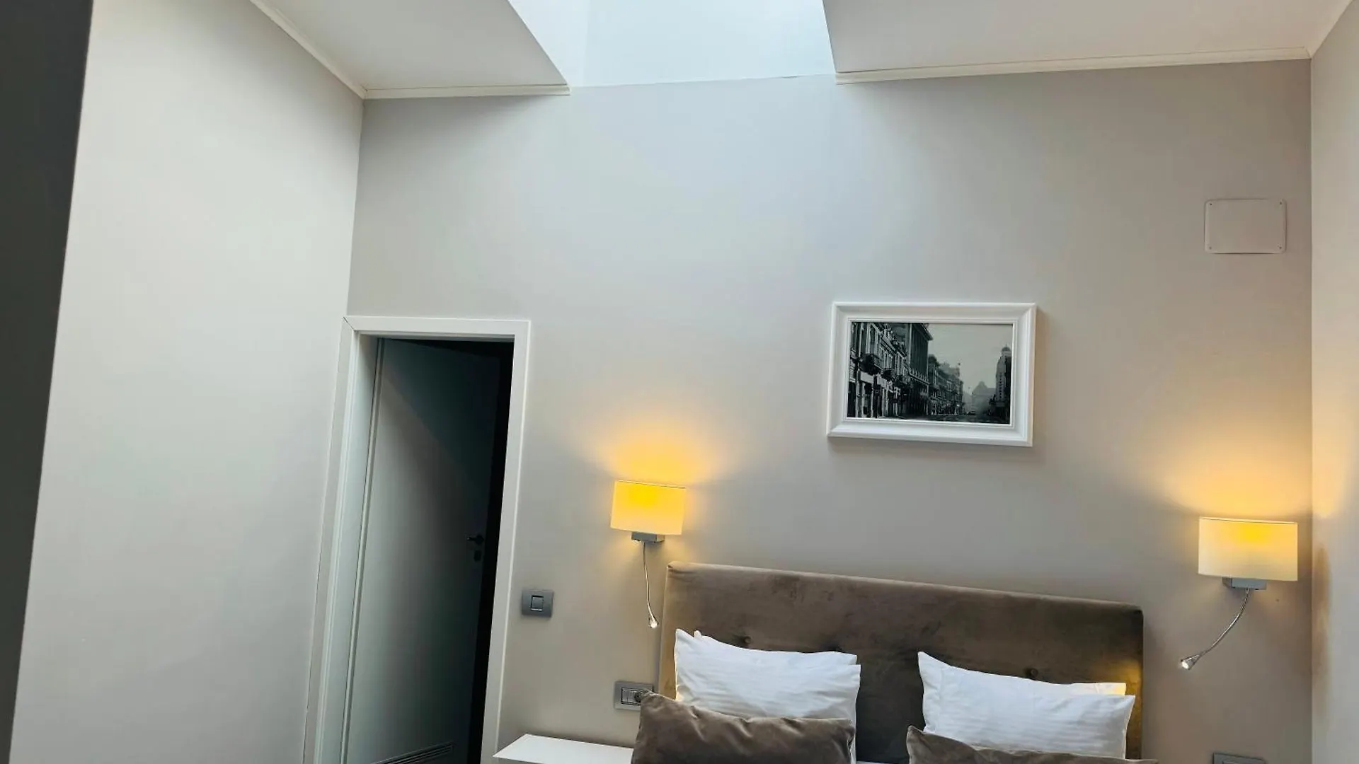 New Era Hotel Old Town Bucharest Parking With Fee Nearby Rumunia