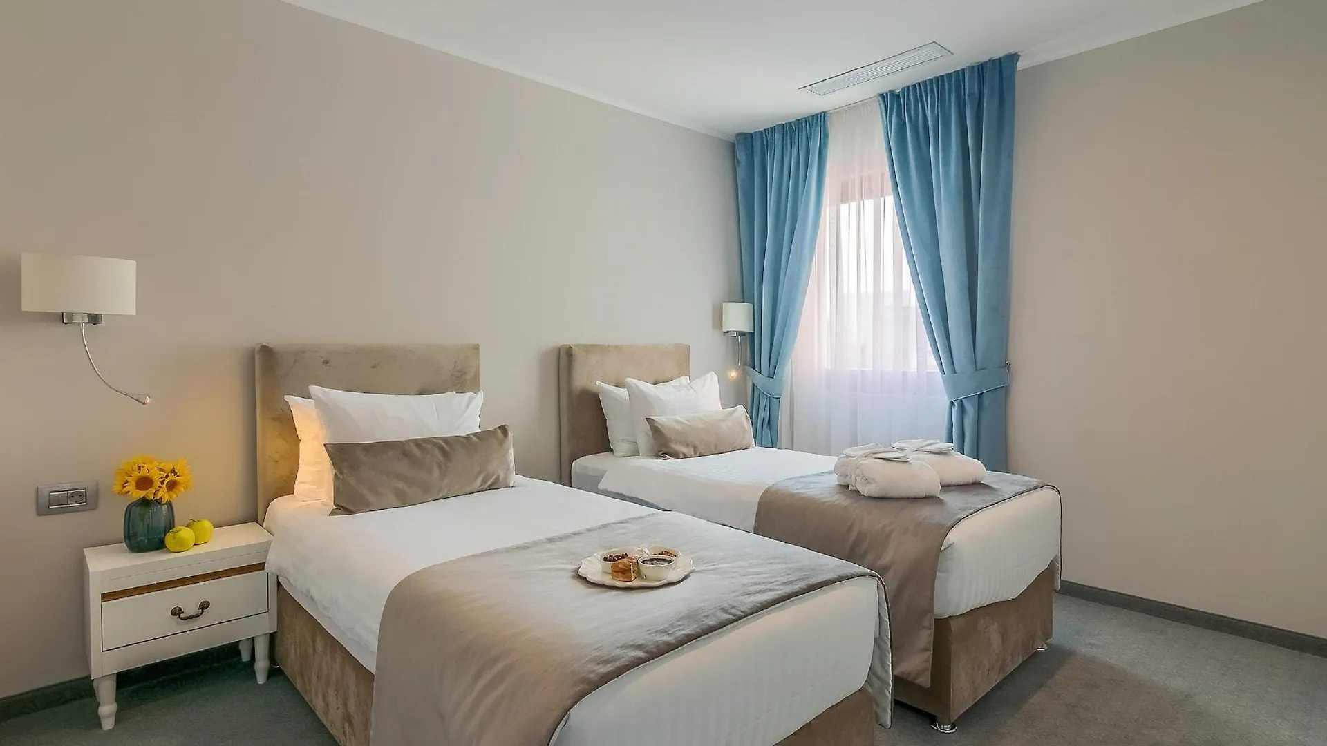 New Era Hotel Old Town Bucharest Parking With Fee Nearby