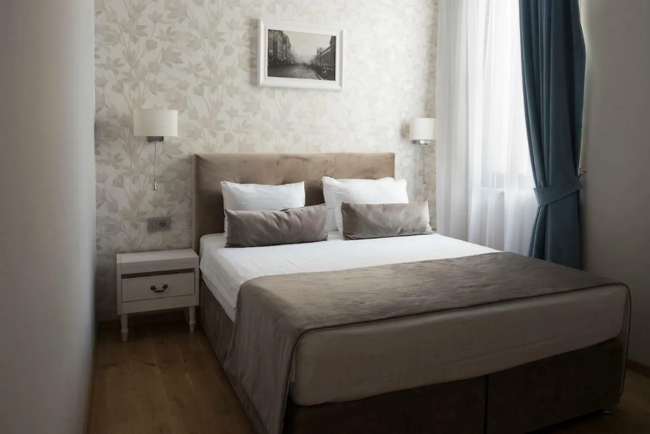 New Era Hotel Boekarest 4*,
