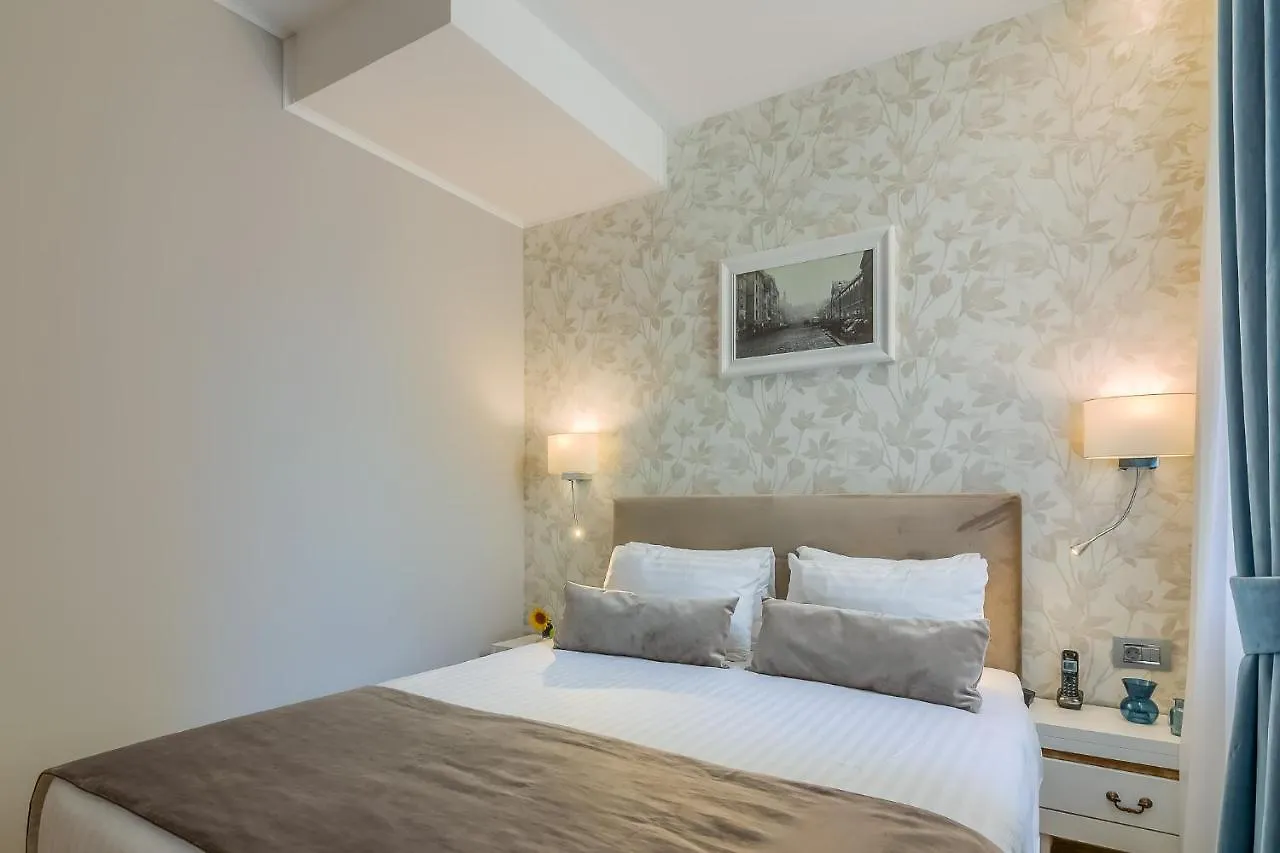 New Era Hotel Boekarest